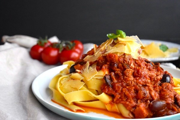 Tomato, Tuna and Olive Pasta